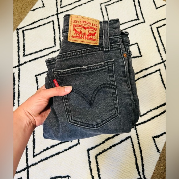 LEVI DENIM / WEDGIE STRAIGHT (black) size 26. - Picture 6 of 6